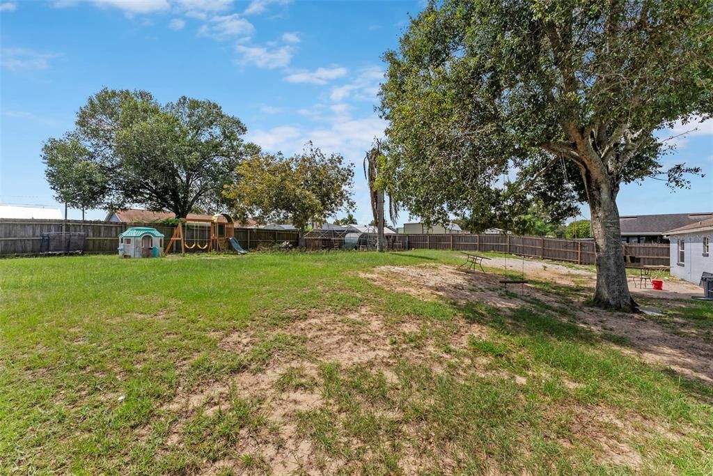 For Sale: $325,000 (2 beds, 2 baths, 1050 Square Feet)
