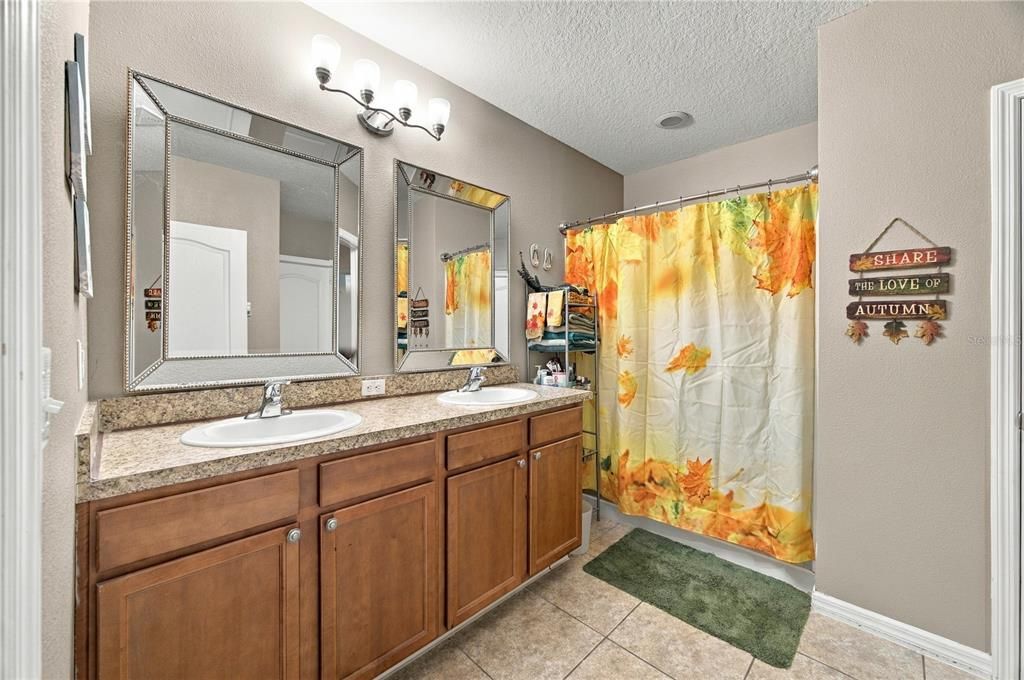 For Sale: $395,000 (4 beds, 2 baths, 1846 Square Feet)