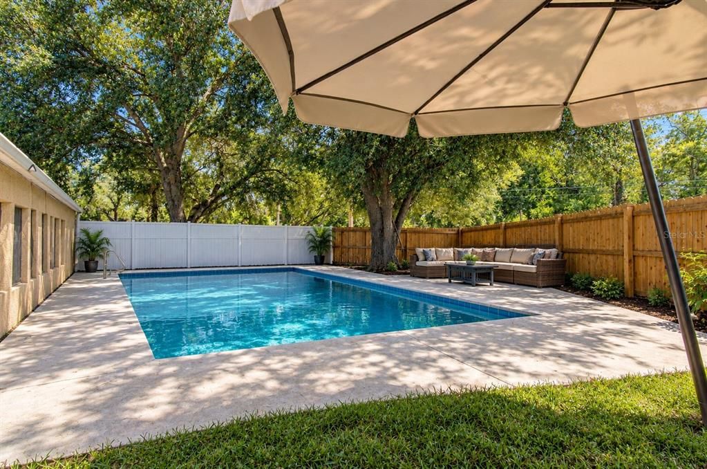For Sale: $389,900 (3 beds, 2 baths, 1661 Square Feet)