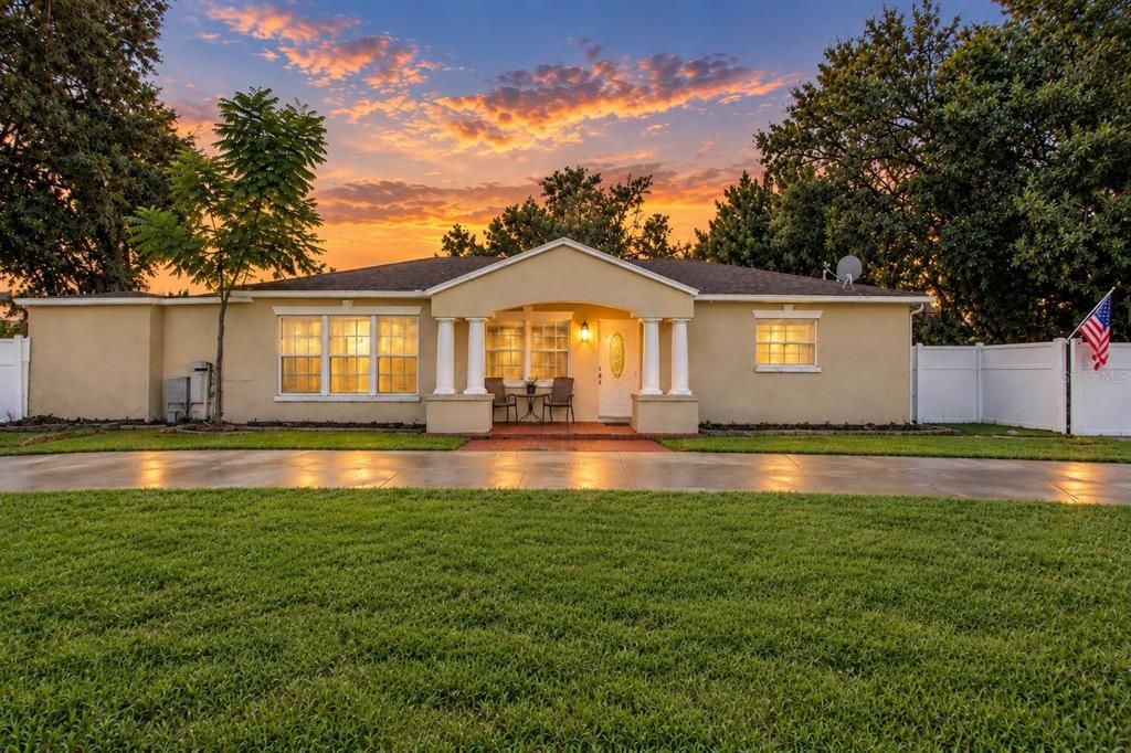 For Sale: $389,900 (3 beds, 2 baths, 1661 Square Feet)