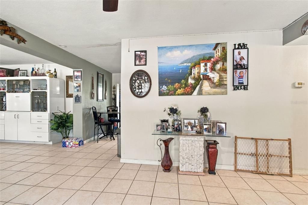 For Sale: $389,900 (3 beds, 2 baths, 1661 Square Feet)