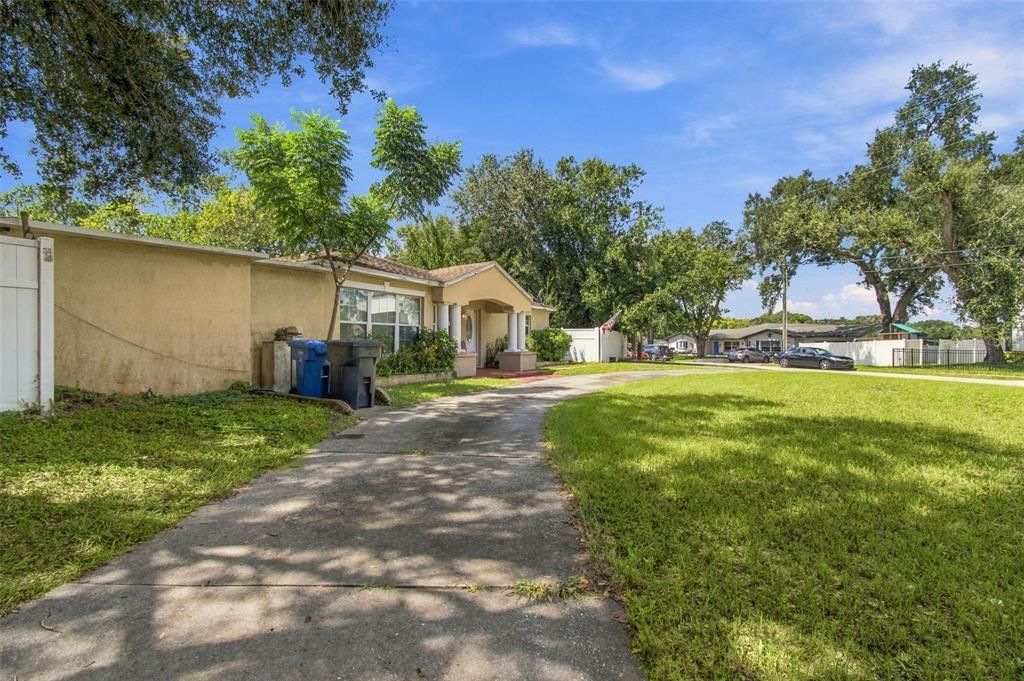 For Sale: $389,900 (3 beds, 2 baths, 1661 Square Feet)