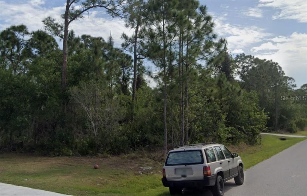 На продажу: $24,800 (0.23 acres)