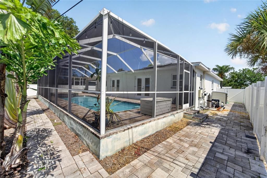 For Rent: $3,800 (3 beds, 3 baths, 1779 Square Feet)