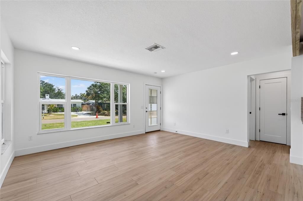 For Rent: $3,800 (3 beds, 3 baths, 1779 Square Feet)