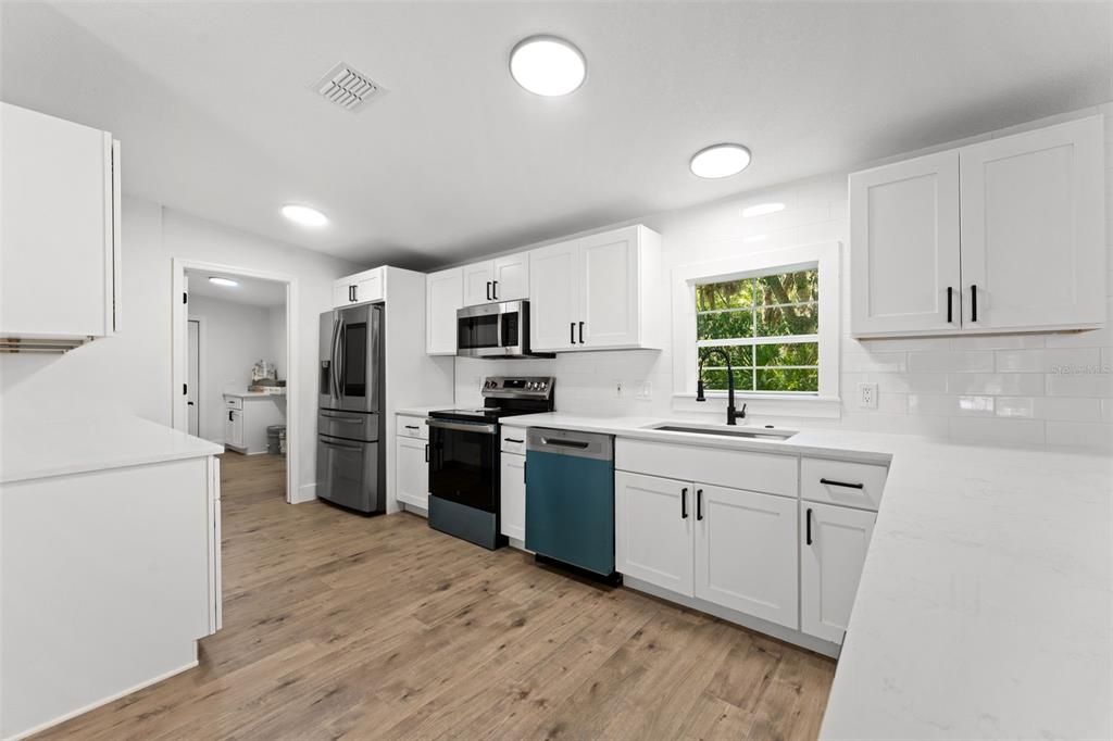 For Sale: $225,000 (3 beds, 2 baths, 1860 Square Feet)