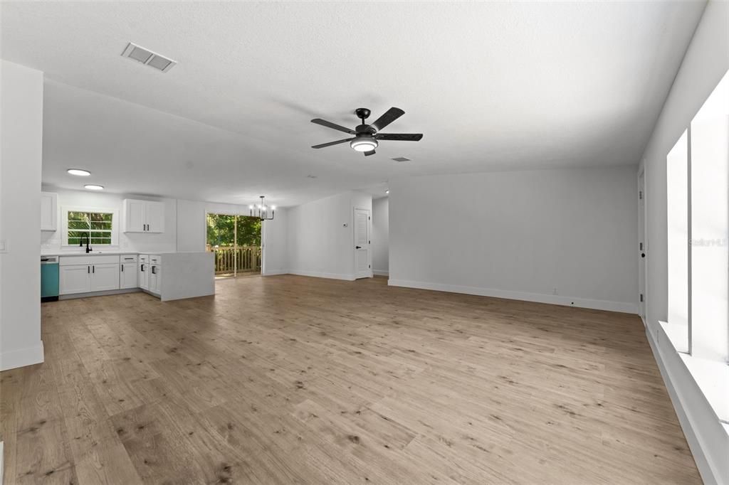 For Sale: $225,000 (3 beds, 2 baths, 1860 Square Feet)