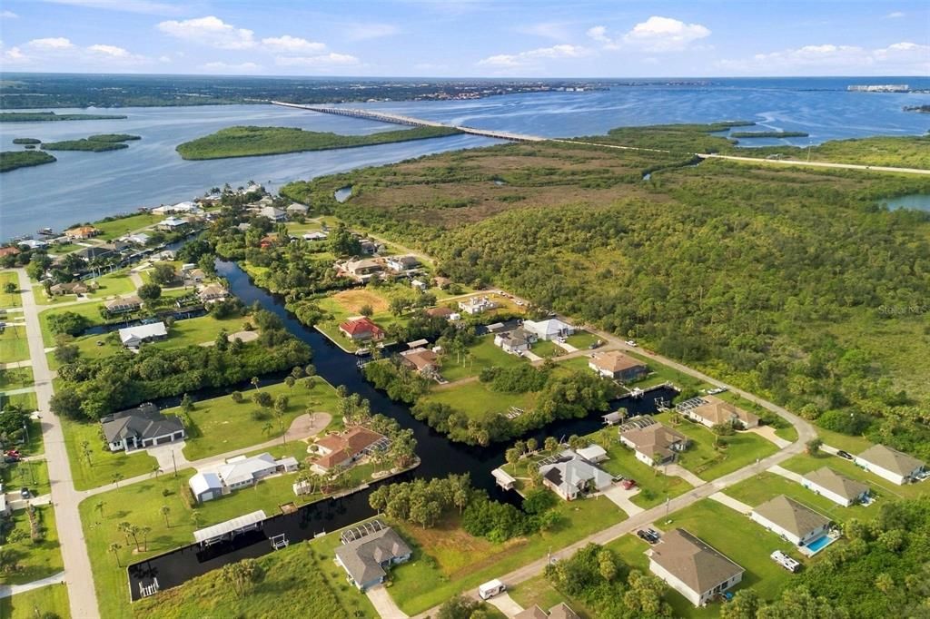На продажу: $624,900 (3 спален, 2 ванн, 2024 Квадратных фут)