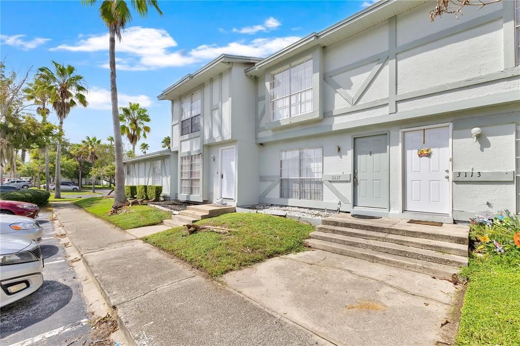 For Rent: $1,875 (2 beds, 1 baths, 992 Square Feet)