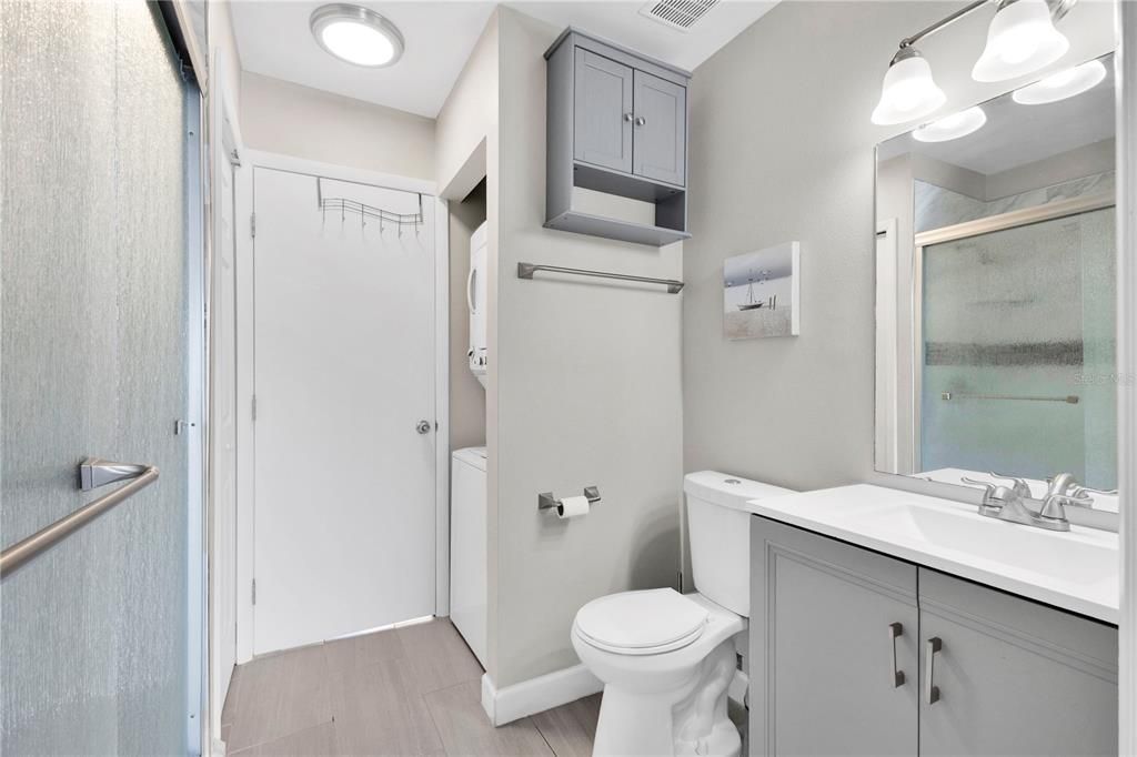 For Rent: $1,875 (2 beds, 1 baths, 992 Square Feet)