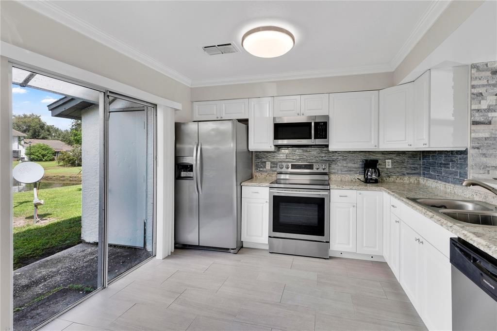 For Rent: $1,875 (2 beds, 1 baths, 992 Square Feet)