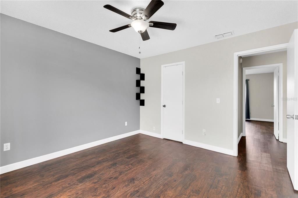 For Rent: $1,875 (2 beds, 1 baths, 992 Square Feet)