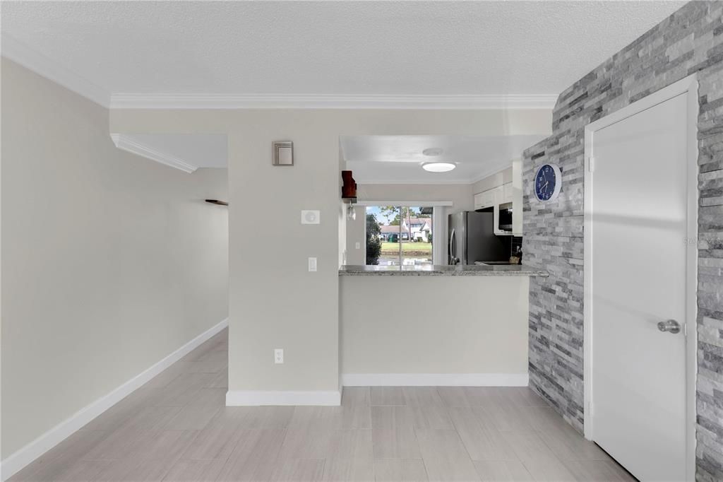 For Rent: $1,875 (2 beds, 1 baths, 992 Square Feet)