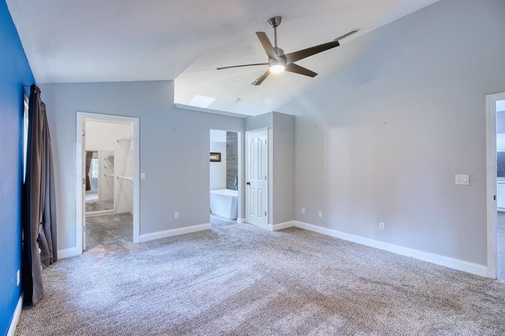 For Rent: $3,200 (3 beds, 2 baths, 1692 Square Feet)