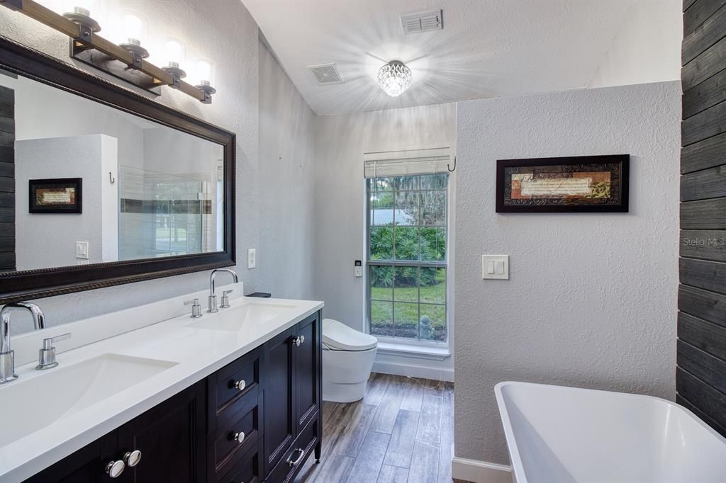 For Rent: $3,200 (3 beds, 2 baths, 1692 Square Feet)