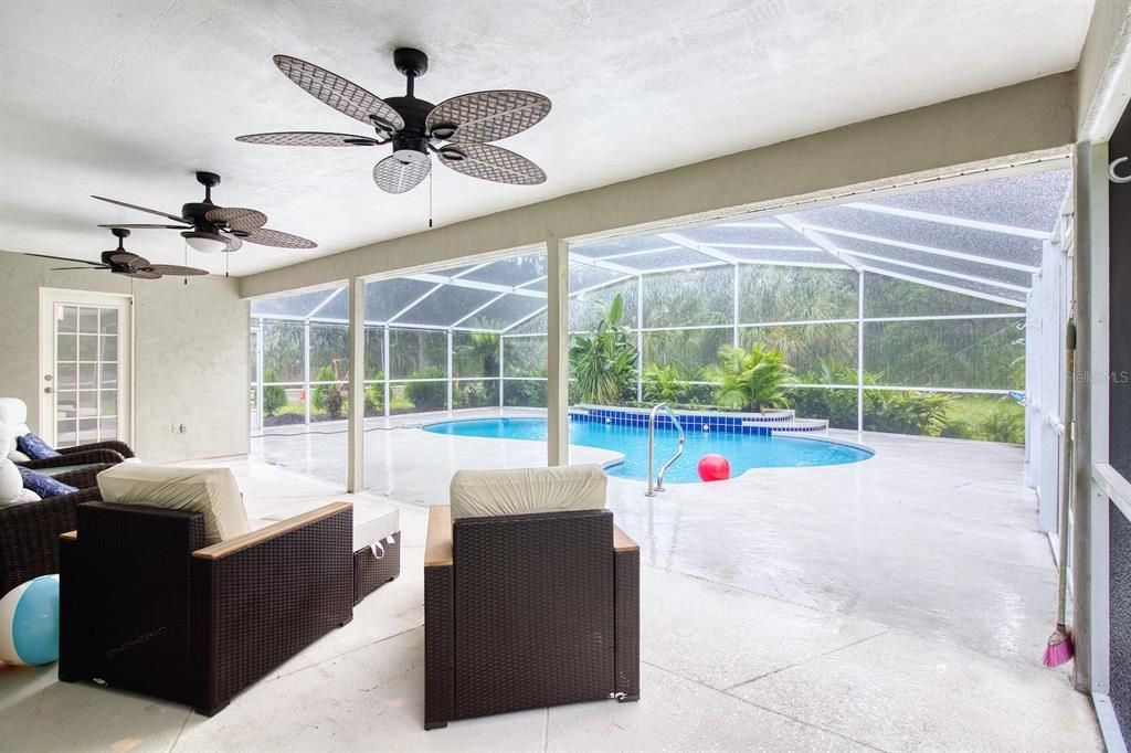 For Rent: $3,200 (3 beds, 2 baths, 1692 Square Feet)