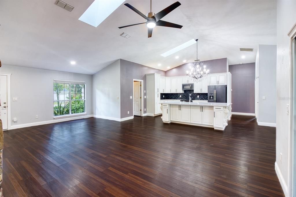 For Rent: $3,200 (3 beds, 2 baths, 1692 Square Feet)