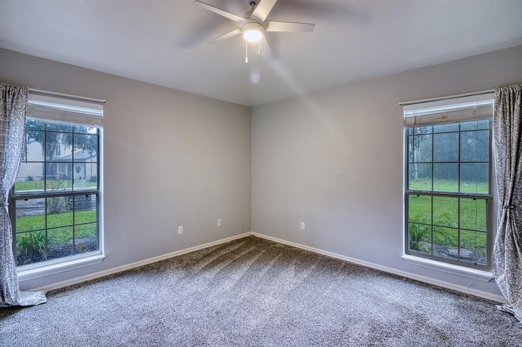 For Rent: $3,200 (3 beds, 2 baths, 1692 Square Feet)