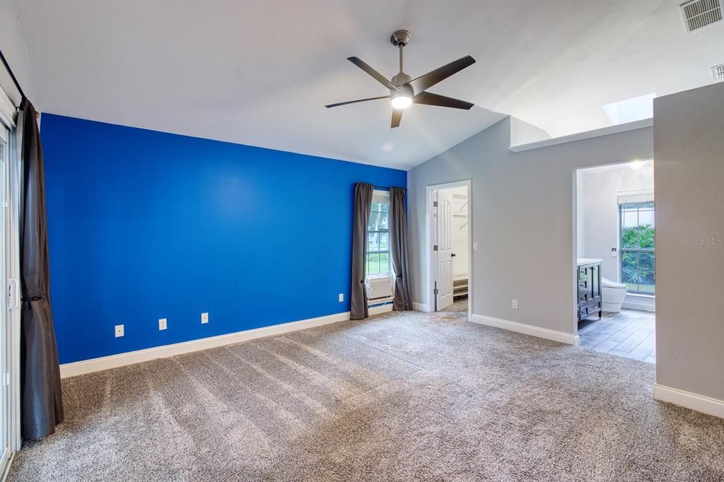 For Rent: $3,200 (3 beds, 2 baths, 1692 Square Feet)