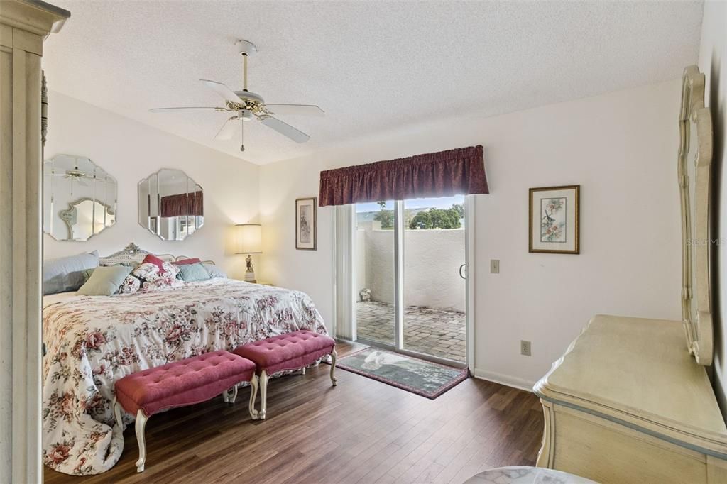 For Sale: $225,000 (2 beds, 2 baths, 1471 Square Feet)