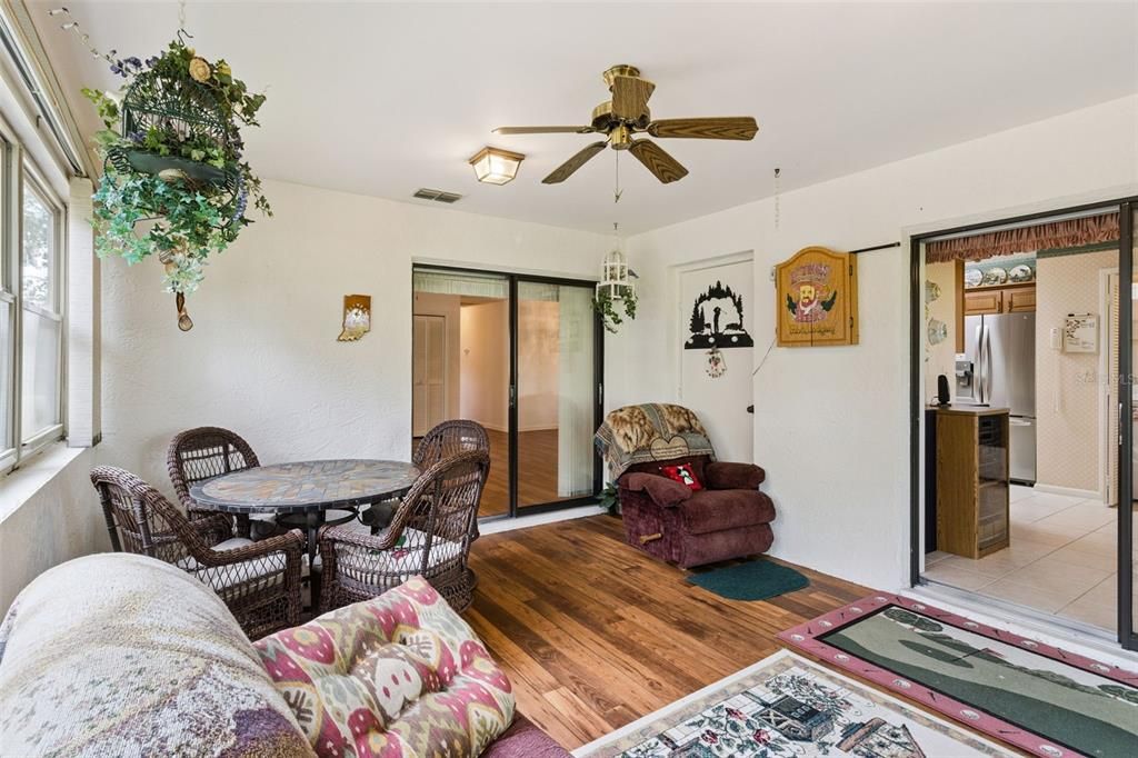 For Sale: $225,000 (2 beds, 2 baths, 1471 Square Feet)