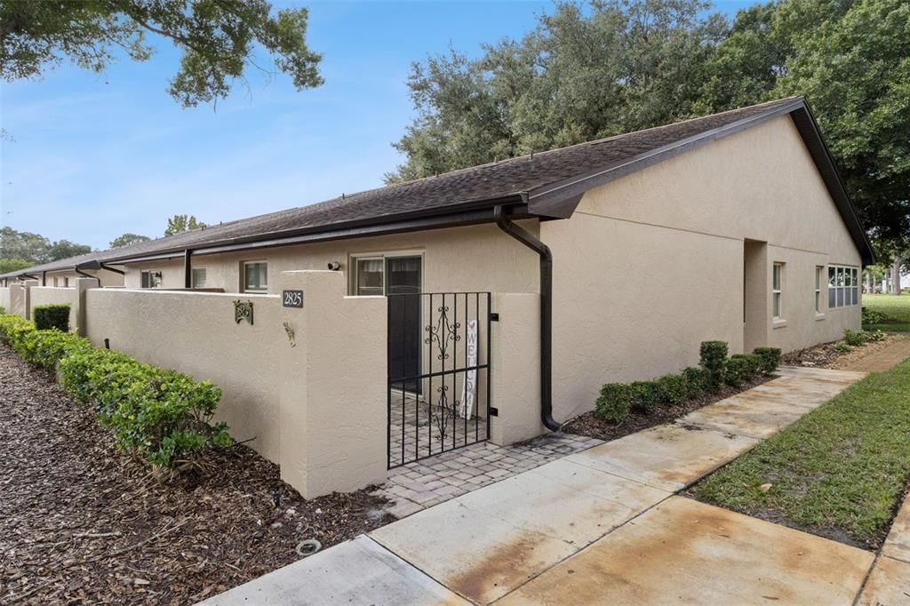 For Sale: $225,000 (2 beds, 2 baths, 1471 Square Feet)