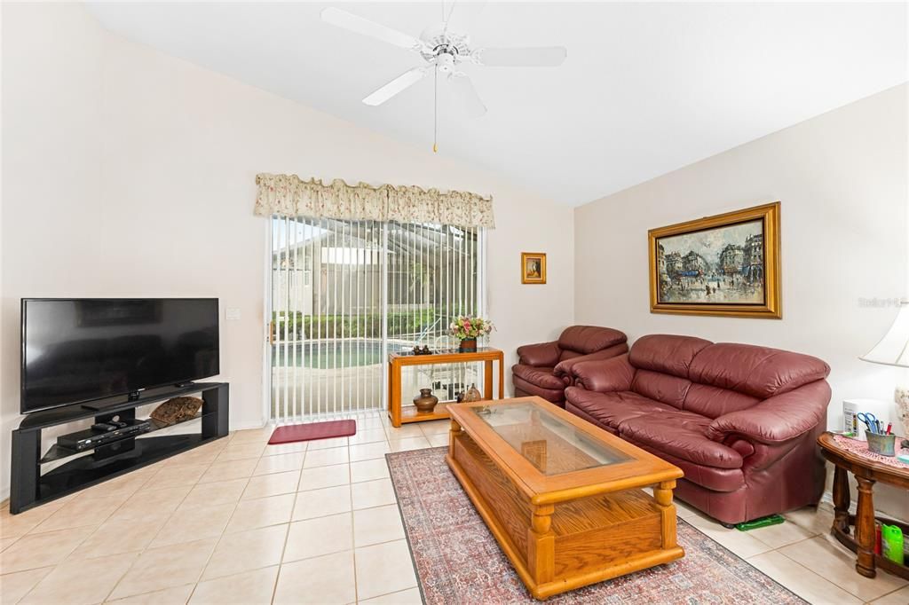 For Sale: $357,000 (3 beds, 2 baths, 1598 Square Feet)