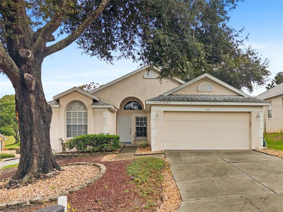 For Sale: $357,000 (3 beds, 2 baths, 1598 Square Feet)