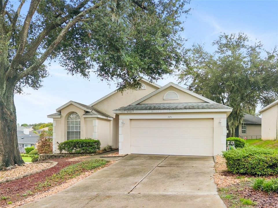 For Sale: $357,000 (3 beds, 2 baths, 1598 Square Feet)