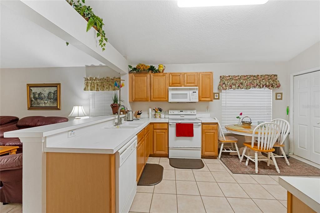 For Sale: $357,000 (3 beds, 2 baths, 1598 Square Feet)