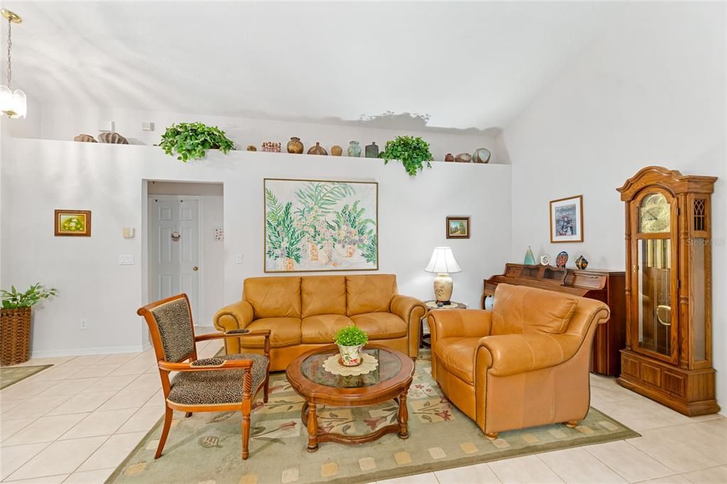 For Sale: $357,000 (3 beds, 2 baths, 1598 Square Feet)