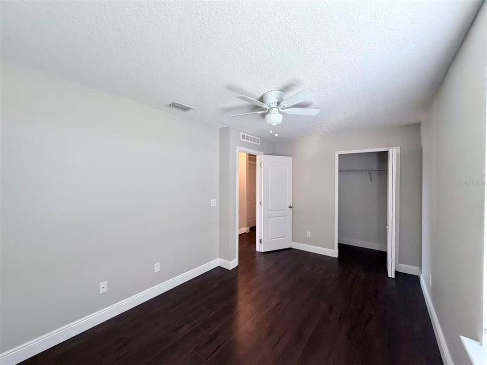 En Venta: $415,000 (5 camas, 3 baños, 2704 Pies cuadrados)
