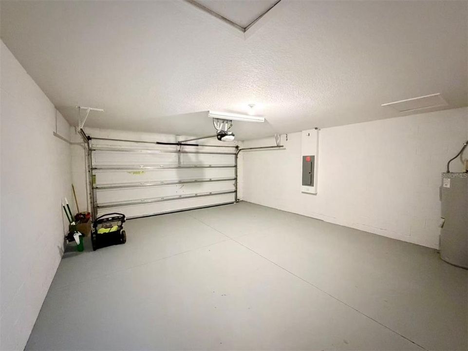En Venta: $415,000 (5 camas, 3 baños, 2704 Pies cuadrados)