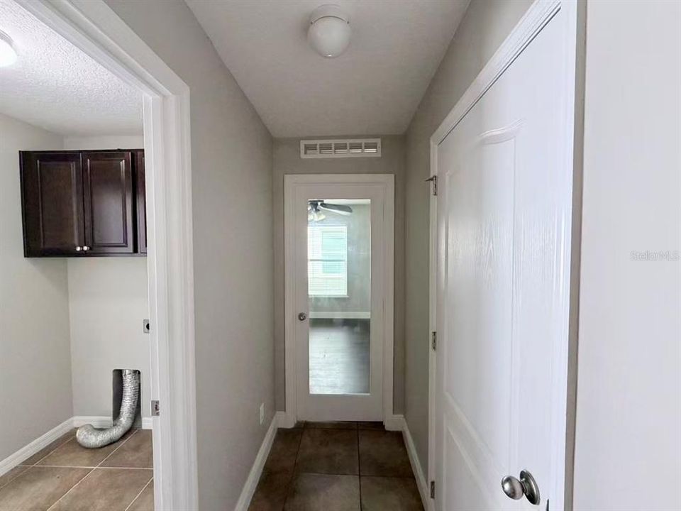 En Venta: $415,000 (5 camas, 3 baños, 2704 Pies cuadrados)