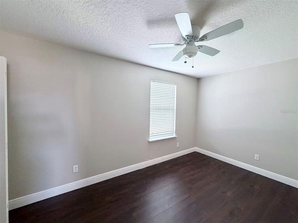 En Venta: $415,000 (5 camas, 3 baños, 2704 Pies cuadrados)
