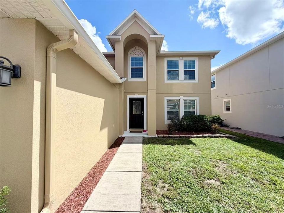 En Venta: $415,000 (5 camas, 3 baños, 2704 Pies cuadrados)