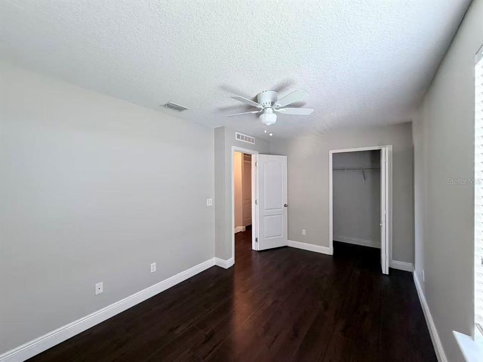 En Venta: $415,000 (5 camas, 3 baños, 2704 Pies cuadrados)