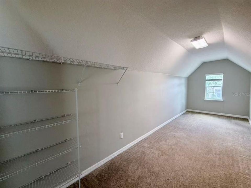 En Venta: $415,000 (5 camas, 3 baños, 2704 Pies cuadrados)
