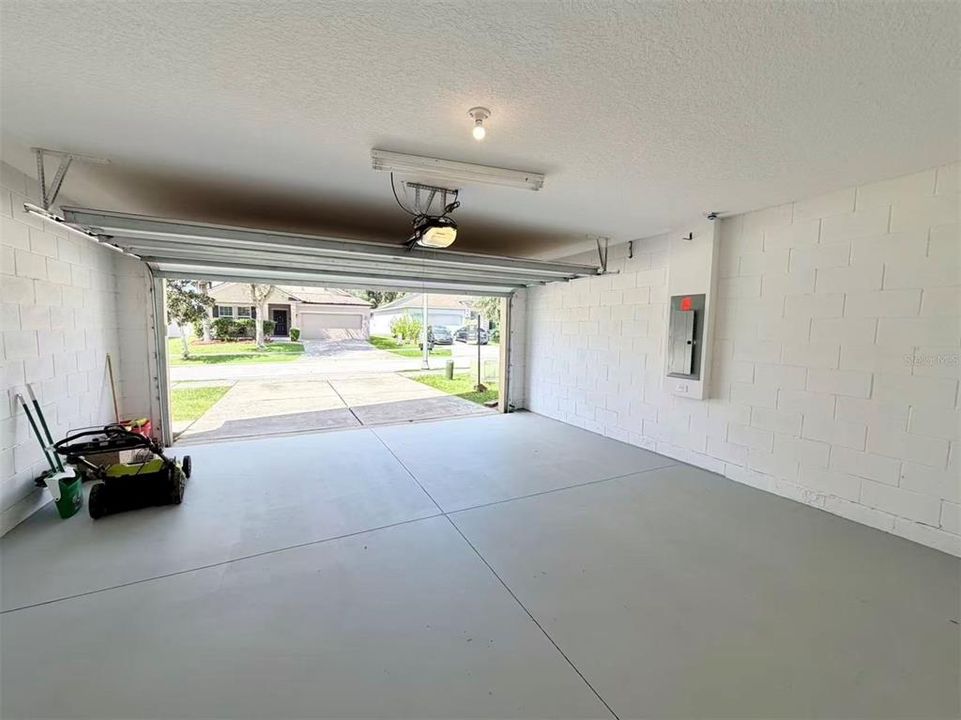 En Venta: $415,000 (5 camas, 3 baños, 2704 Pies cuadrados)