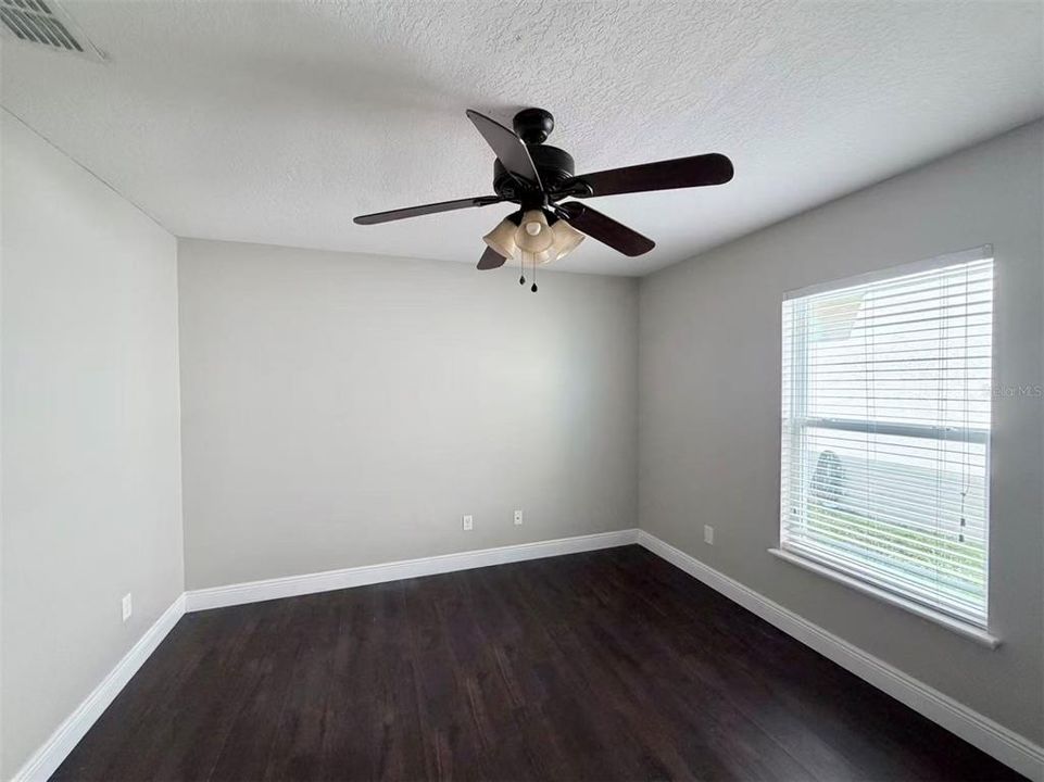 En Venta: $415,000 (5 camas, 3 baños, 2704 Pies cuadrados)