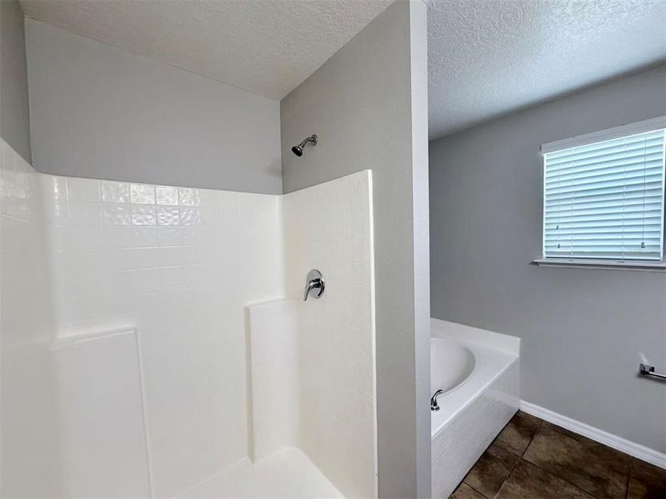 En Venta: $415,000 (5 camas, 3 baños, 2704 Pies cuadrados)