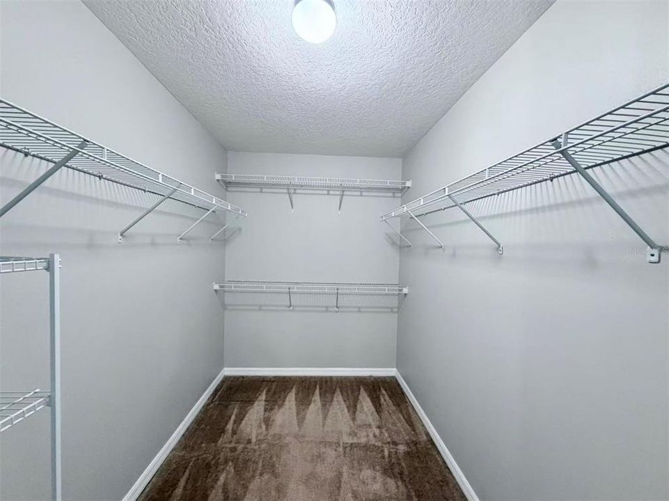 En Venta: $415,000 (5 camas, 3 baños, 2704 Pies cuadrados)
