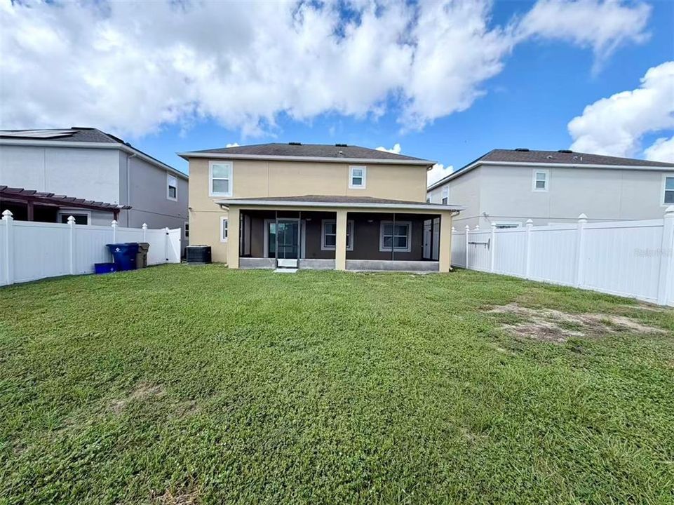 En Venta: $415,000 (5 camas, 3 baños, 2704 Pies cuadrados)