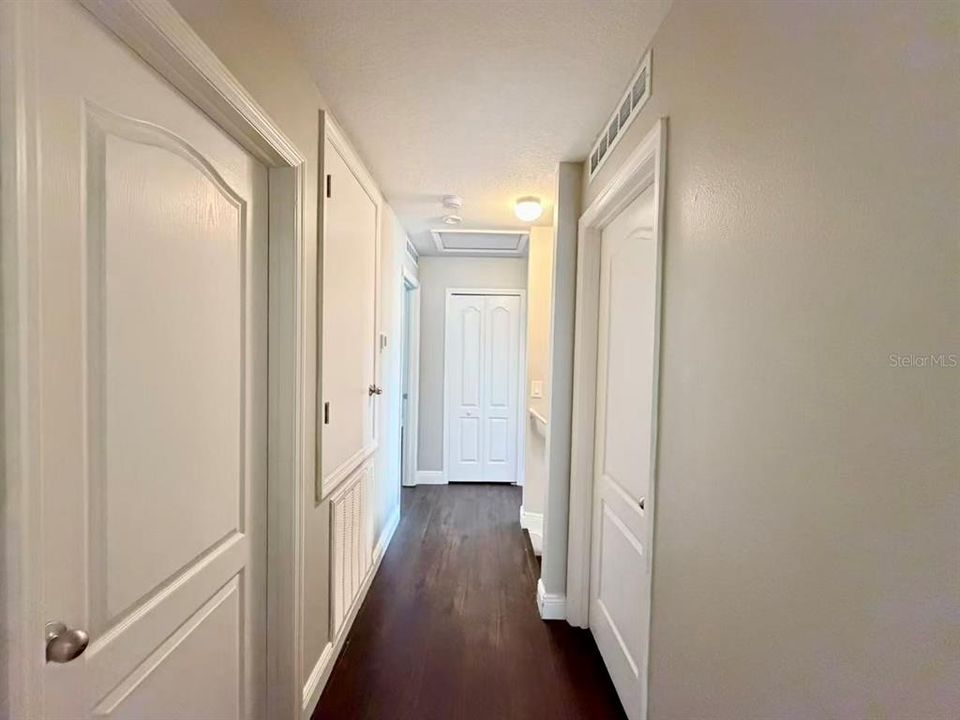En Venta: $415,000 (5 camas, 3 baños, 2704 Pies cuadrados)