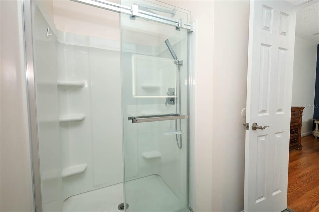 На продажу: $239,000 (2 спален, 2 ванн, 1144 Квадратных фут)