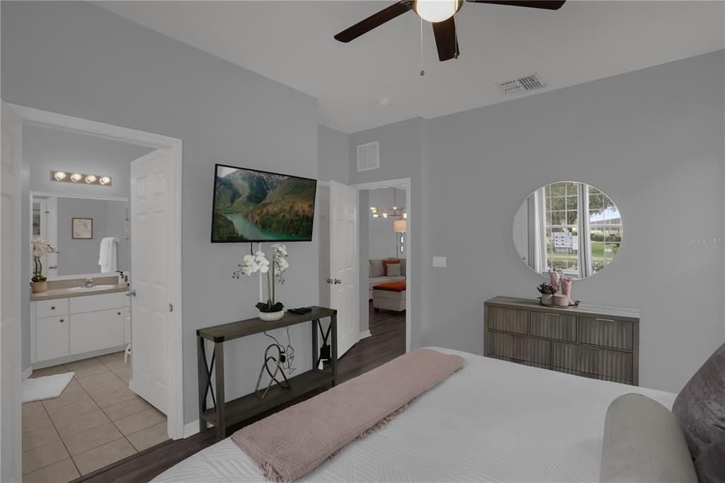 En Venta: $299,900 (4 camas, 3 baños, 1642 Pies cuadrados)