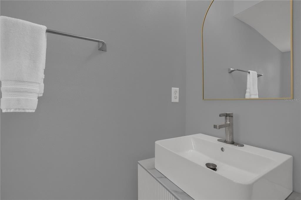 En Venta: $299,900 (4 camas, 3 baños, 1642 Pies cuadrados)