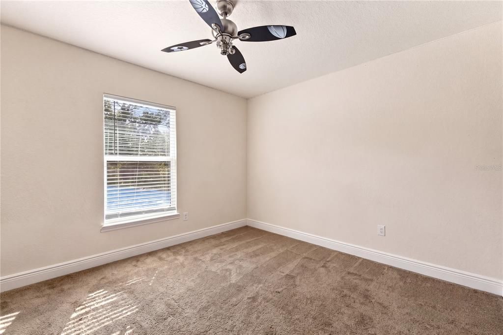 待售: $290,000 (4 贝兹, 2 浴室, 1757 平方英尺)