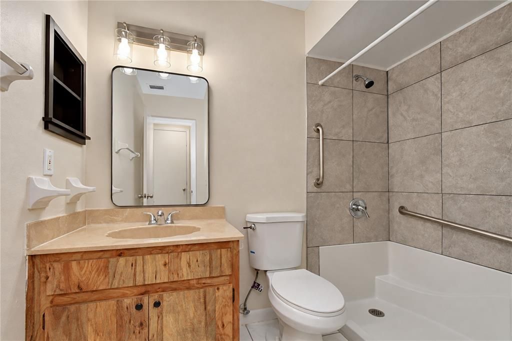 На продажу: $419,900 (3 спален, 2 ванн, 1630 Квадратных фут)