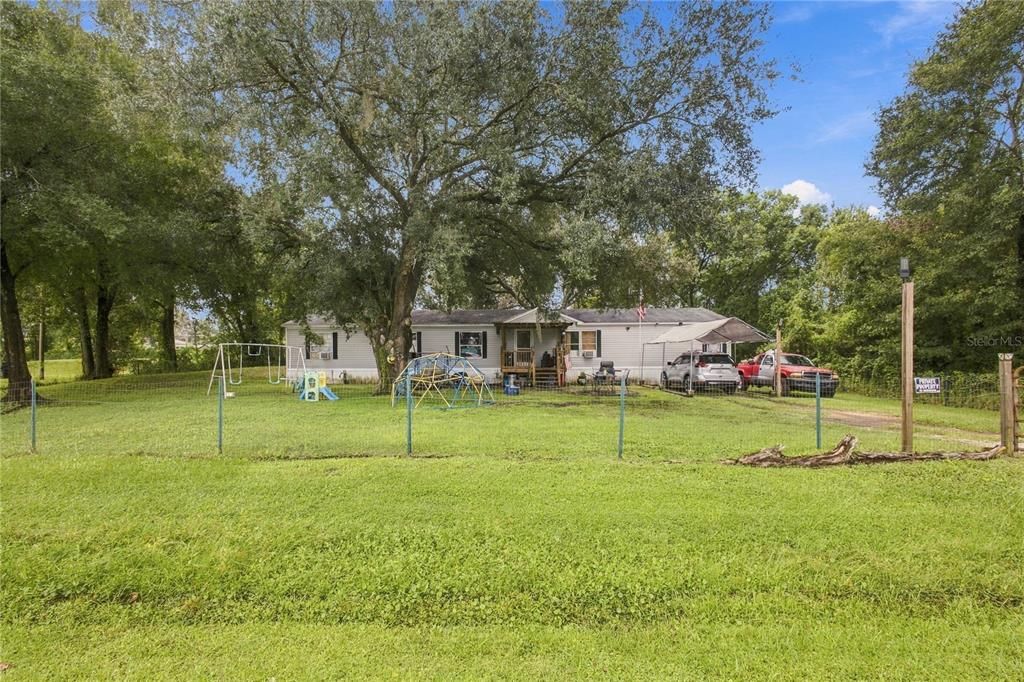 For Sale: $209,000 (5 beds, 2 baths, 1976 Square Feet)